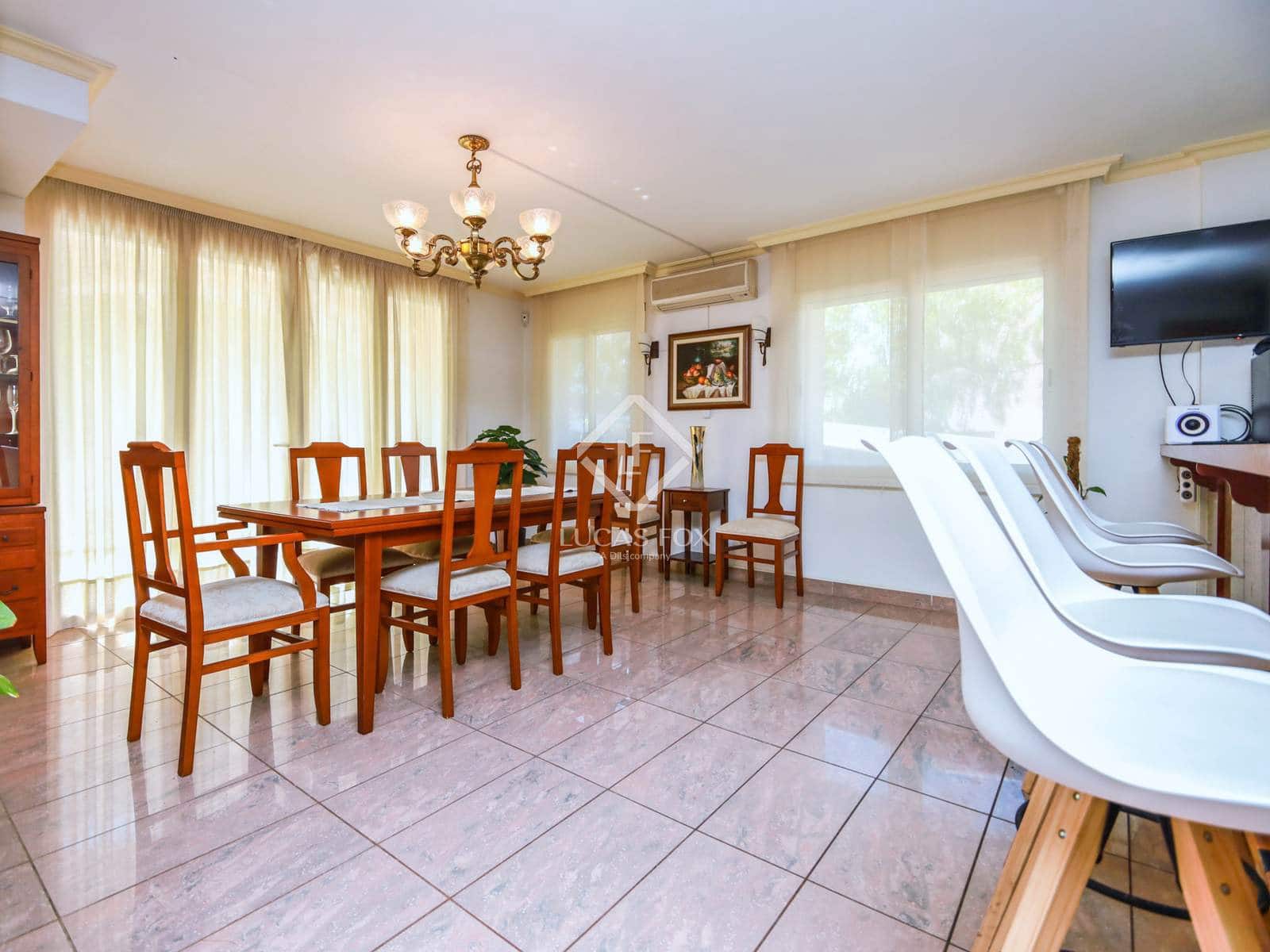 5 bedroom Villa for sale in Salou with pool garage - € 735,000 (Ref: 8953531)