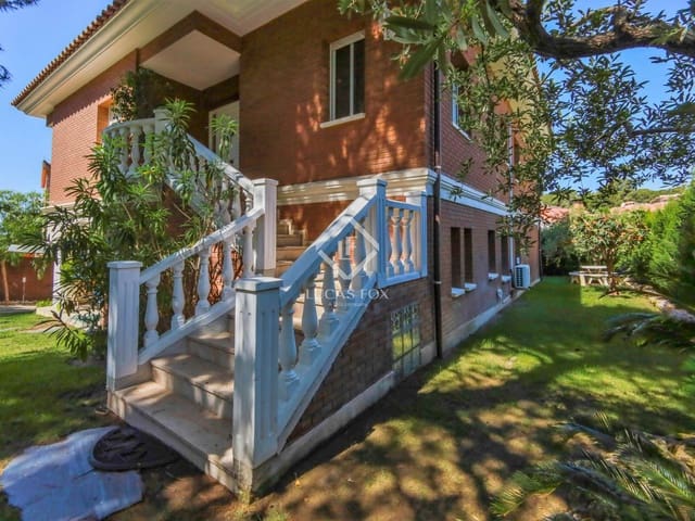 5 soverom Villa til salgs i Salou med svømmebasseng garasje - € 735 000 (Ref: 8953531)