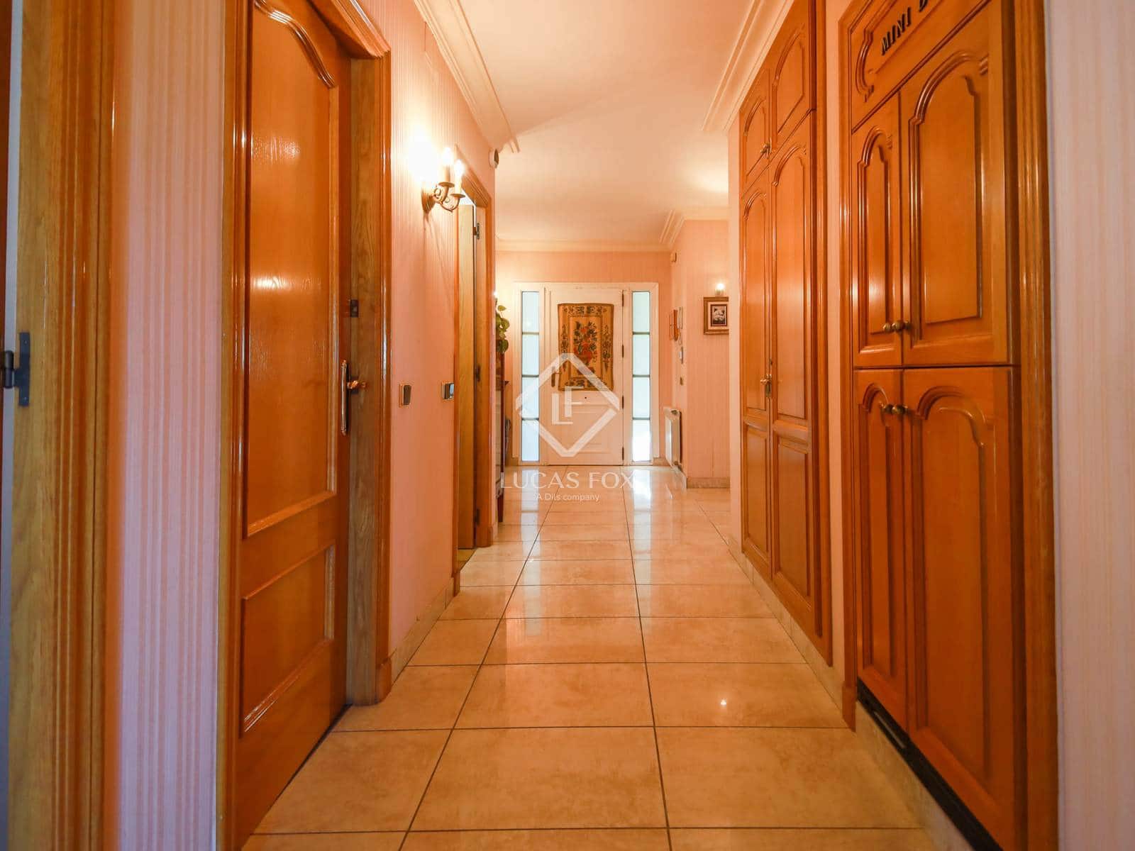 5 bedroom Villa for sale in Salou with pool garage - € 735,000 (Ref: 8953531)