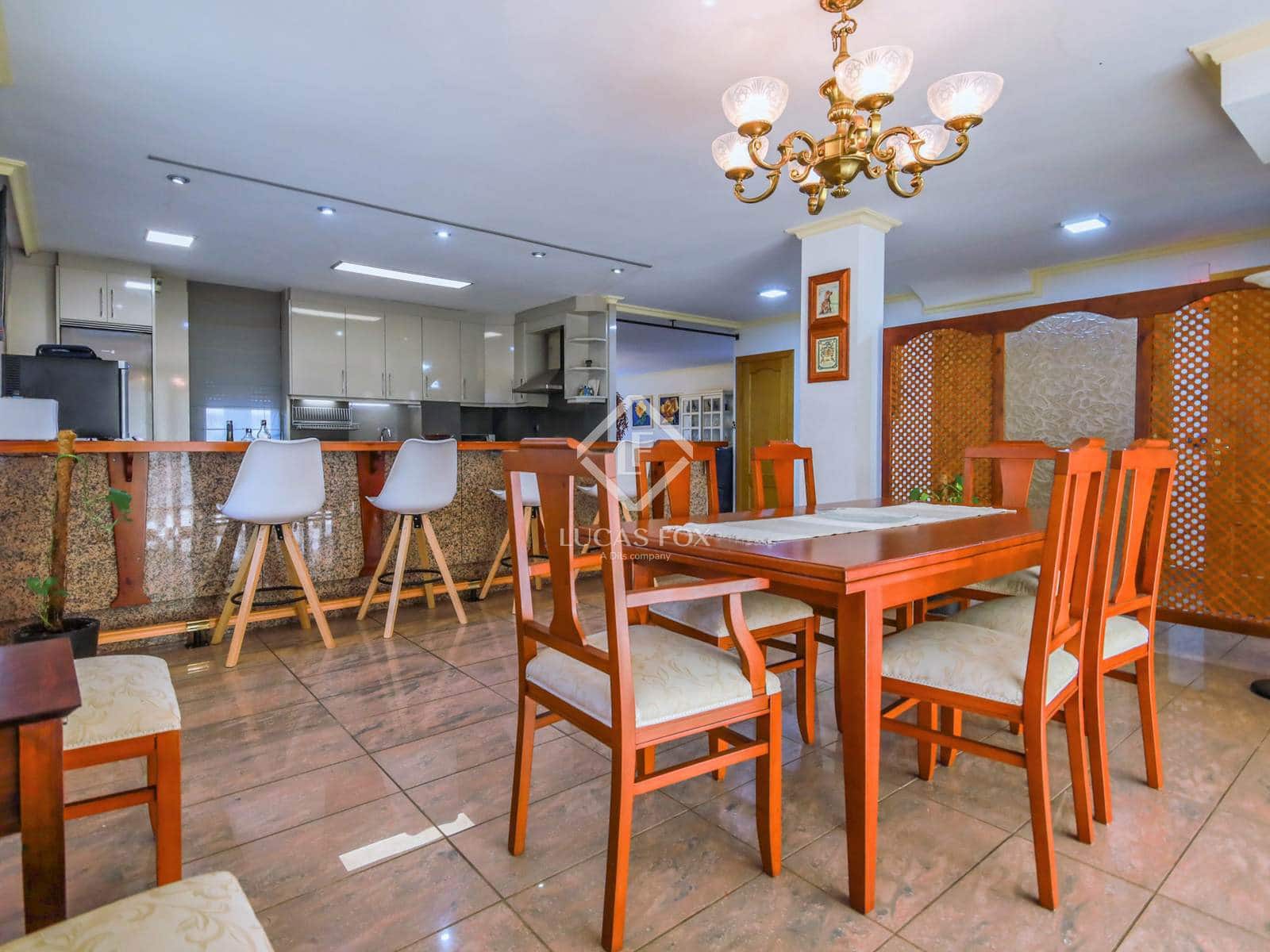 5 bedroom Villa for sale in Salou with pool garage - € 735,000 (Ref: 8953531)