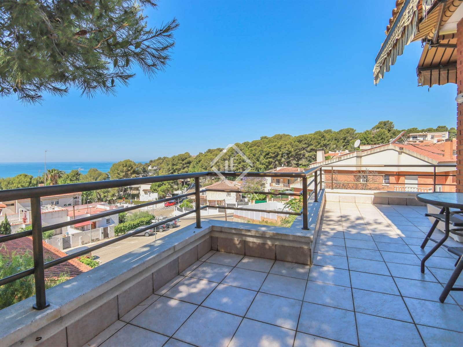 5 bedroom Villa for sale in Salou with pool garage - € 735,000 (Ref: 8953531)