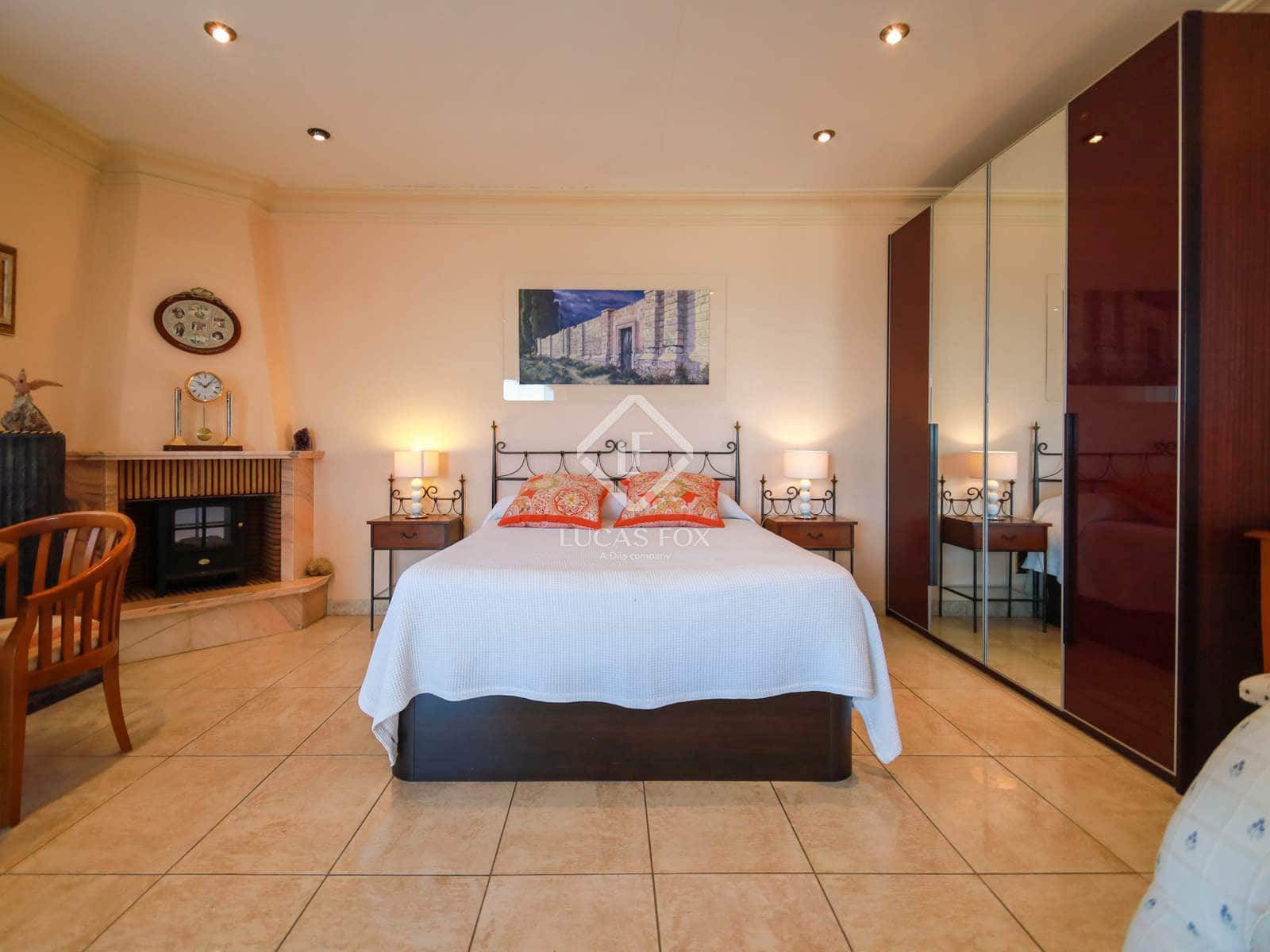 5 bedroom Villa for sale in Salou with pool garage - € 735,000 (Ref: 8953531)