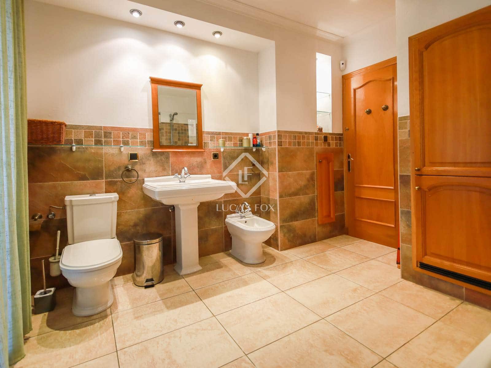 5 bedroom Villa for sale in Salou with pool garage - € 735,000 (Ref: 8953531)