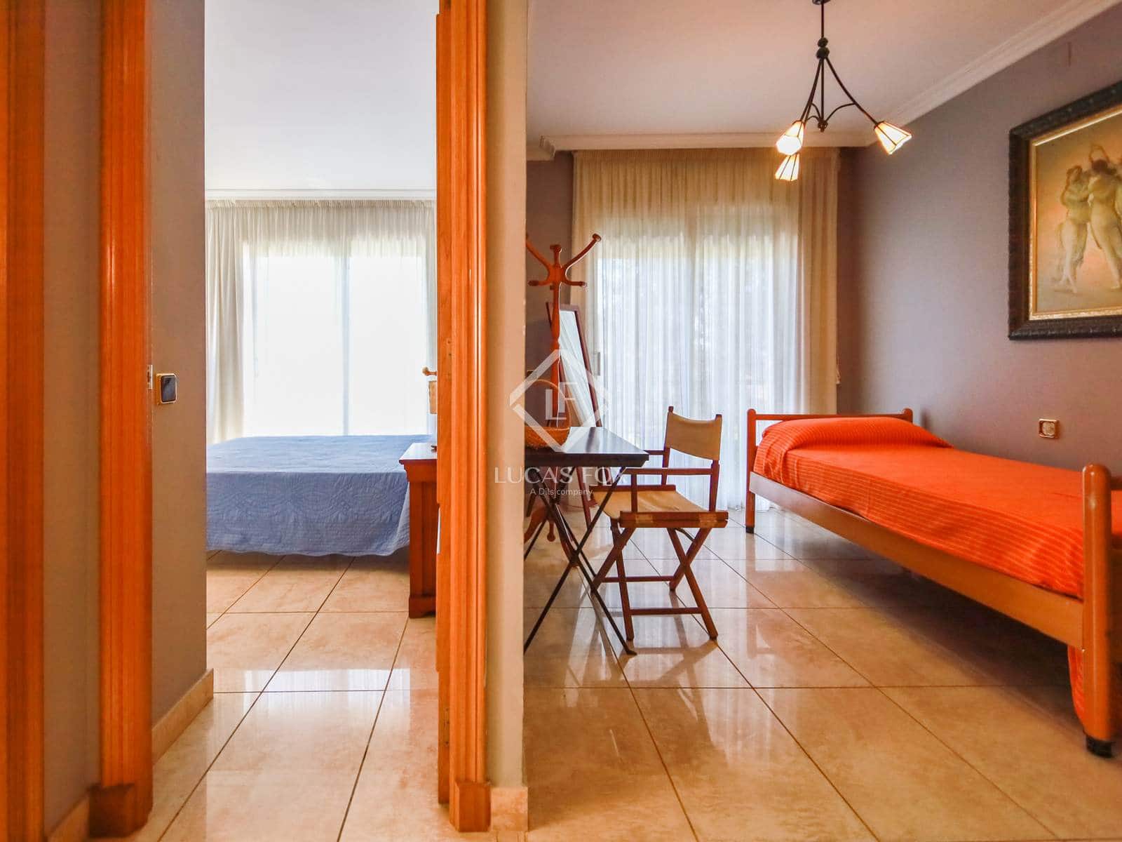 5 bedroom Villa for sale in Salou with pool garage - € 735,000 (Ref: 8953531)