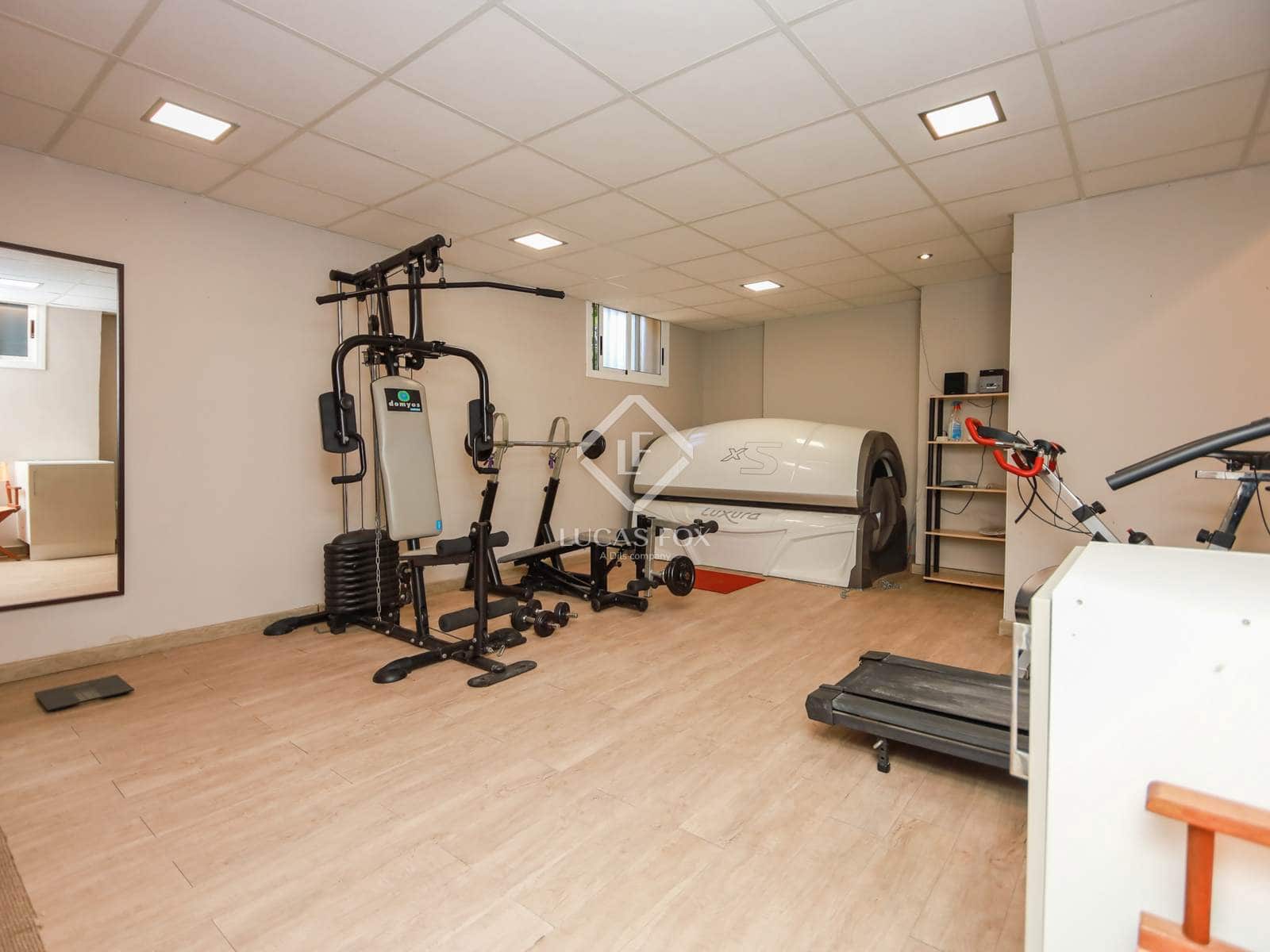 5 bedroom Villa for sale in Salou with pool garage - € 735,000 (Ref: 8953531)