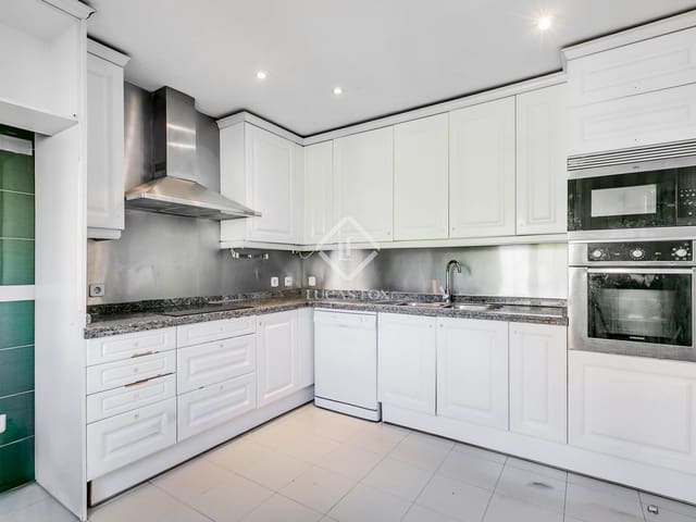 4 sypialnia Willa na sprzedaż w Miasto Madryt z basenem garażem - 1 650 000 € (Ref: 8953785)