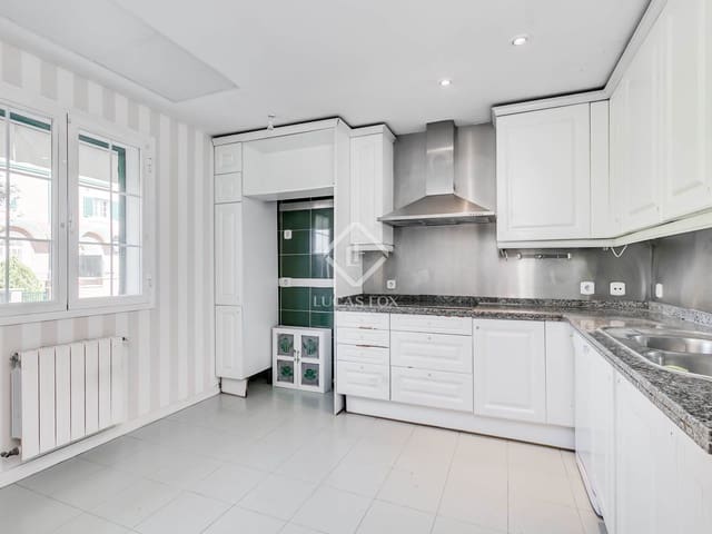 4 sypialnia Willa na sprzedaż w Miasto Madryt z basenem garażem - 1 650 000 € (Ref: 8953785)