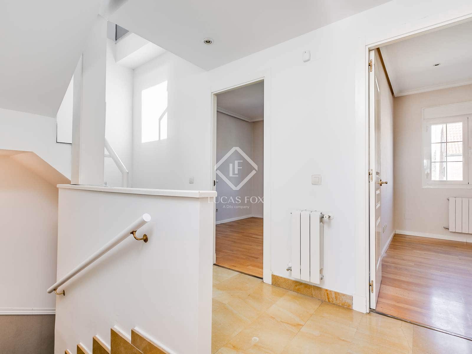 4 soveværelse Villa til salg i Madrid by med swimmingpool garage - € 1.650.000 (Ref: 8953785)