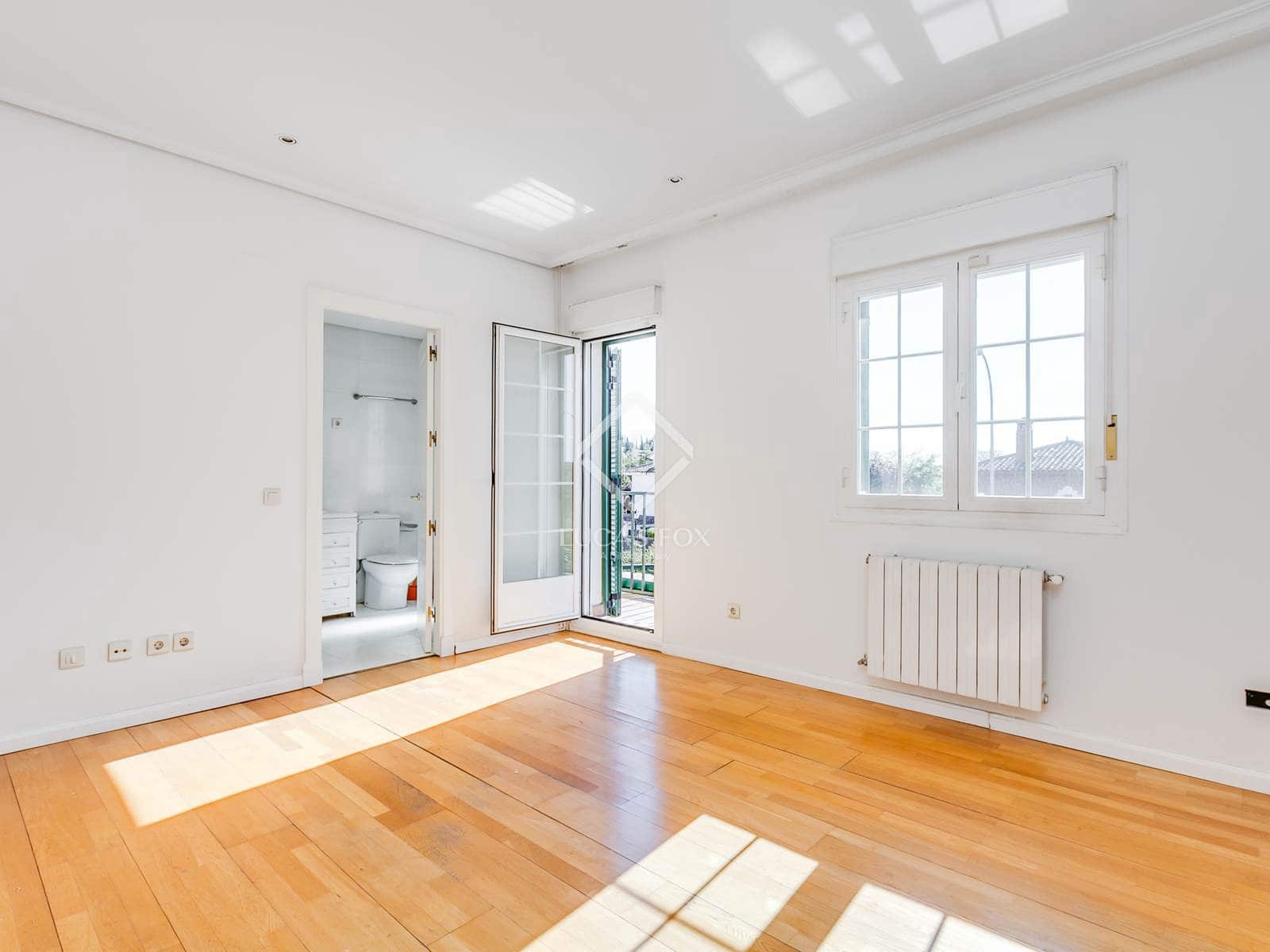 4 soveværelse Villa til salg i Madrid by med swimmingpool garage - € 1.650.000 (Ref: 8953785)