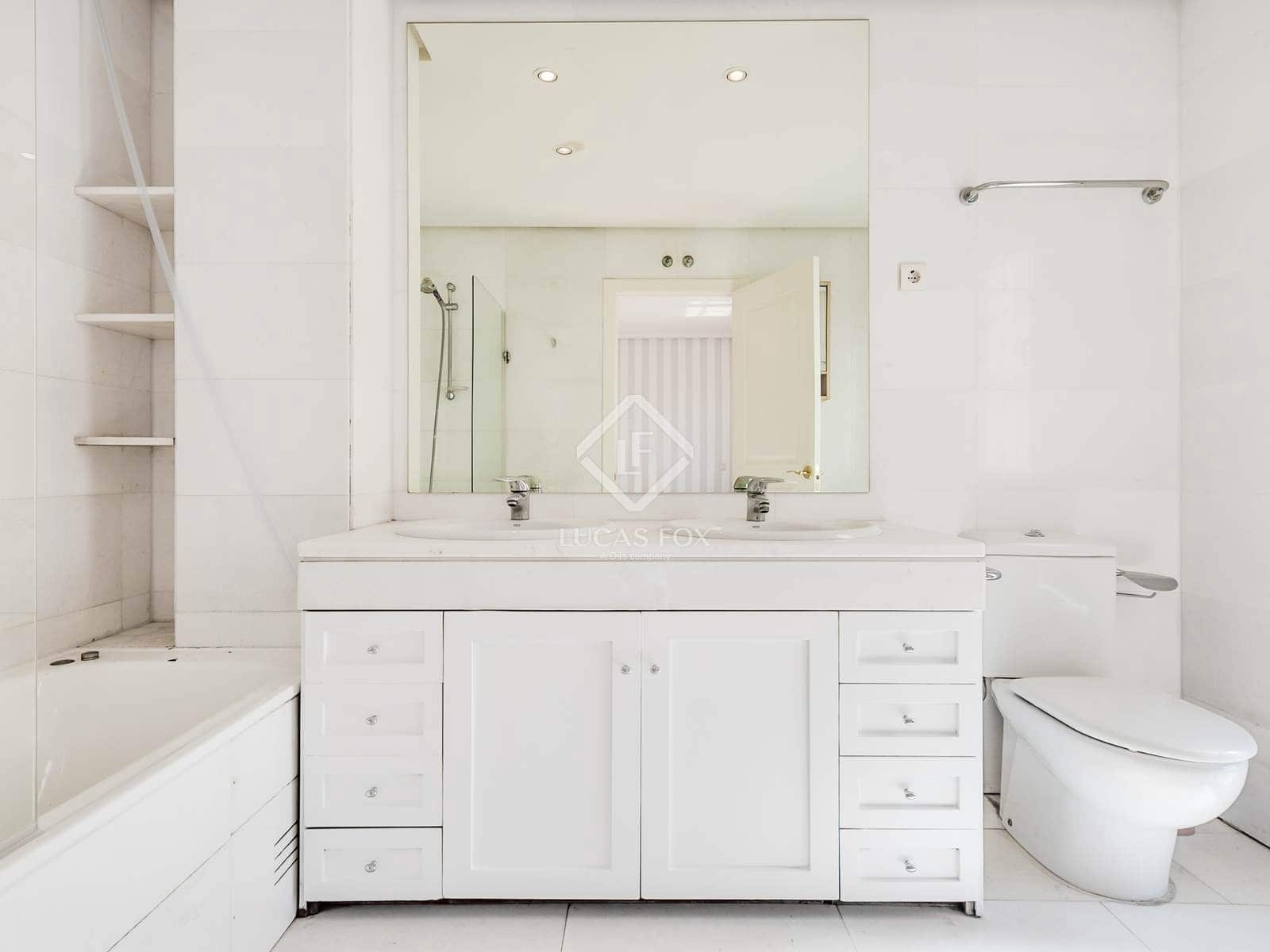 4 soveværelse Villa til salg i Madrid by med swimmingpool garage - € 1.650.000 (Ref: 8953785)