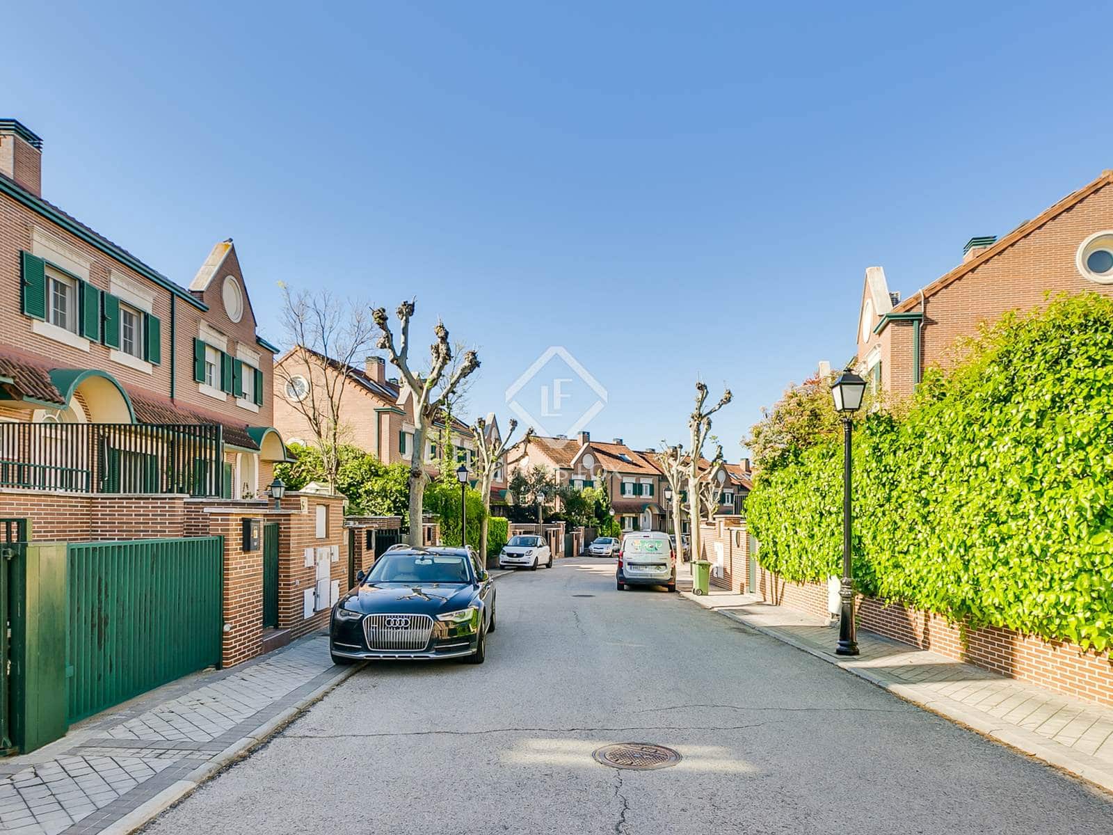 4 soveværelse Villa til salg i Madrid by med swimmingpool garage - € 1.650.000 (Ref: 8953785)