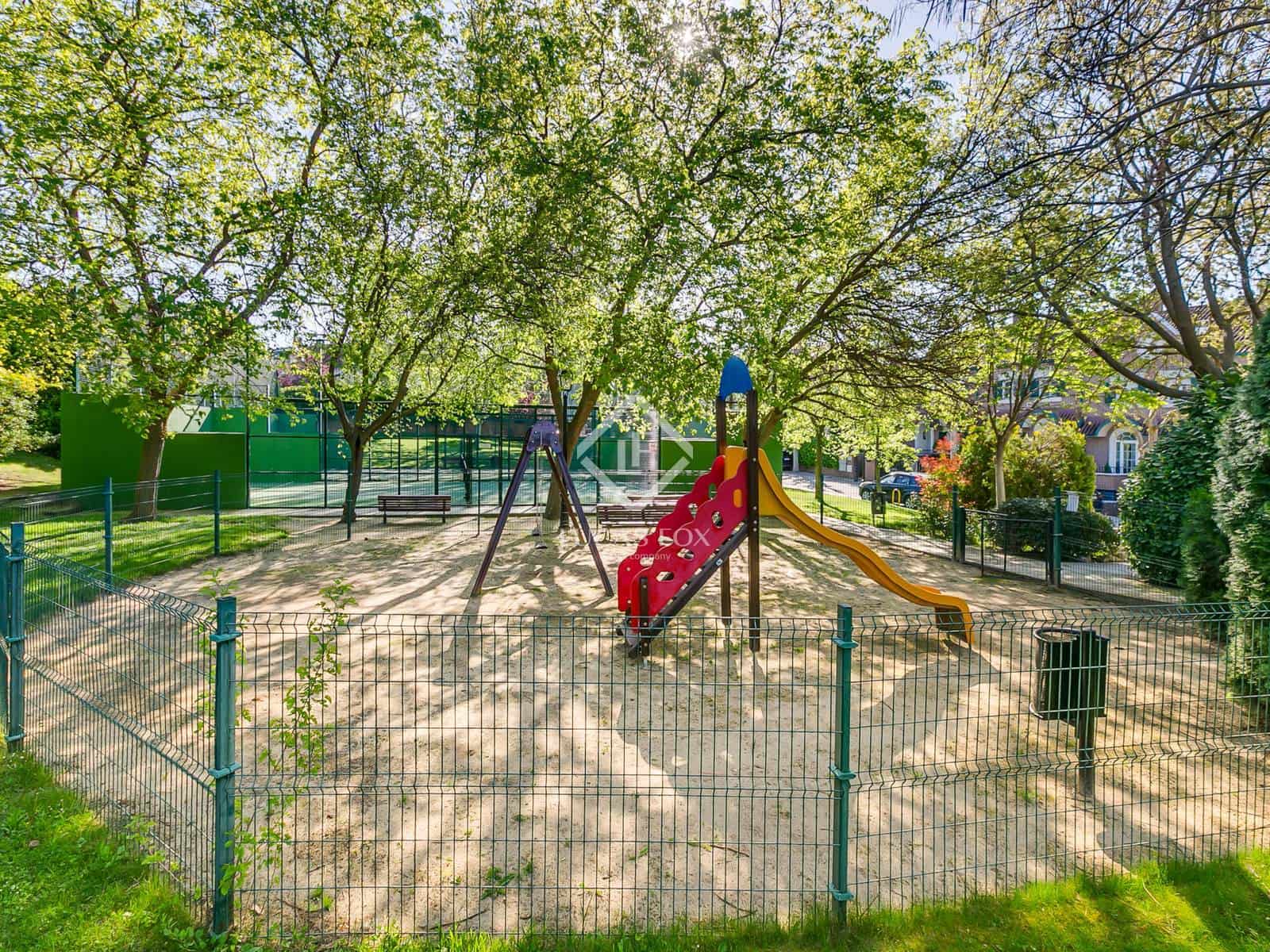 4 soveværelse Villa til salg i Madrid by med swimmingpool garage - € 1.650.000 (Ref: 8953785)