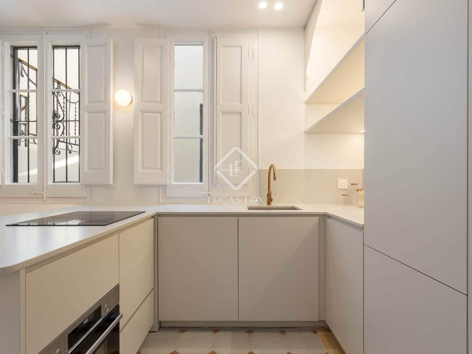 3 soveværelse Lejlighed til salg i Barcelona by - € 785.000 (Ref: 8953882)