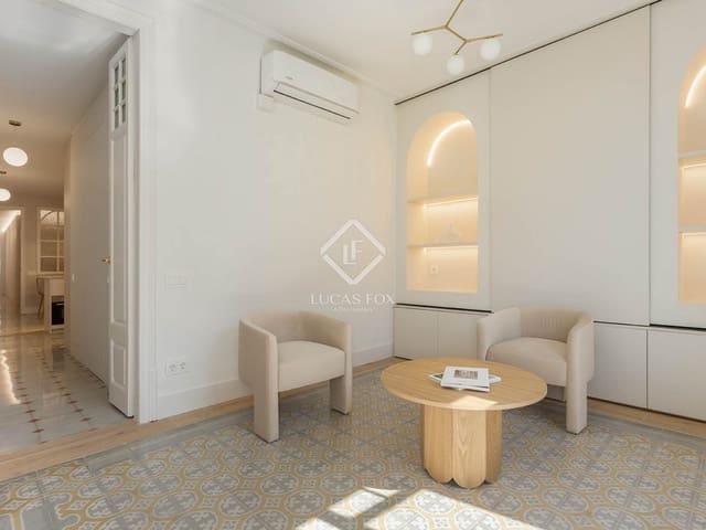 3 soveværelse Lejlighed til salg i Barcelona by - € 785.000 (Ref: 8953882)