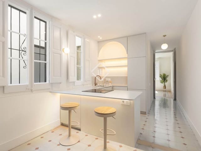 3 soveværelse Lejlighed til salg i Barcelona by - € 785.000 (Ref: 8953882)