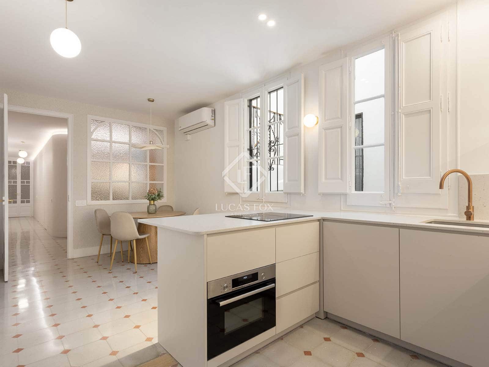 3 soveværelse Lejlighed til salg i Barcelona by - € 785.000 (Ref: 8953882)