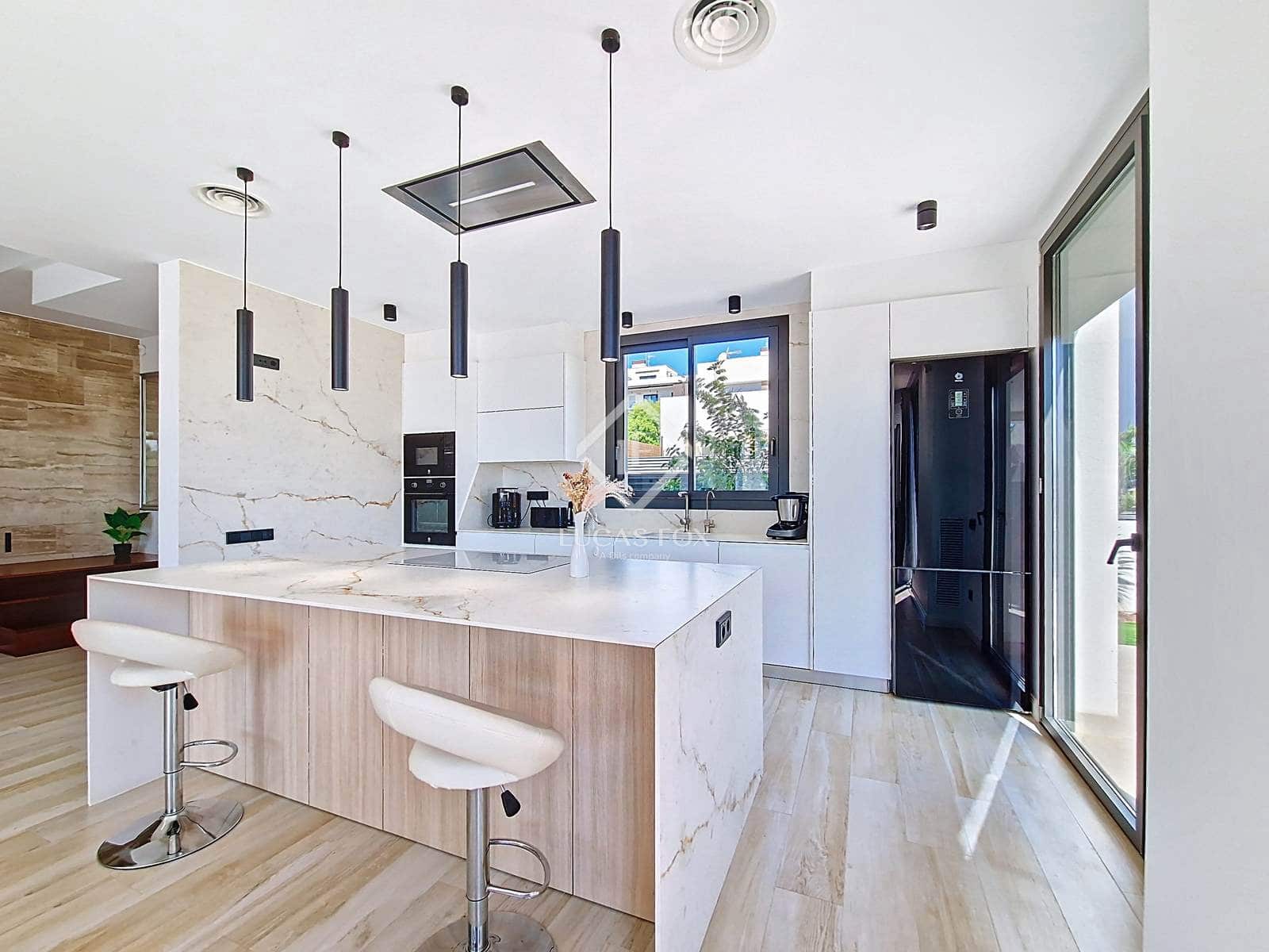 4 soveværelse Villa til salg i Vilanova i la Geltru med swimmingpool garage - € 950.000 (Ref: 8956086)