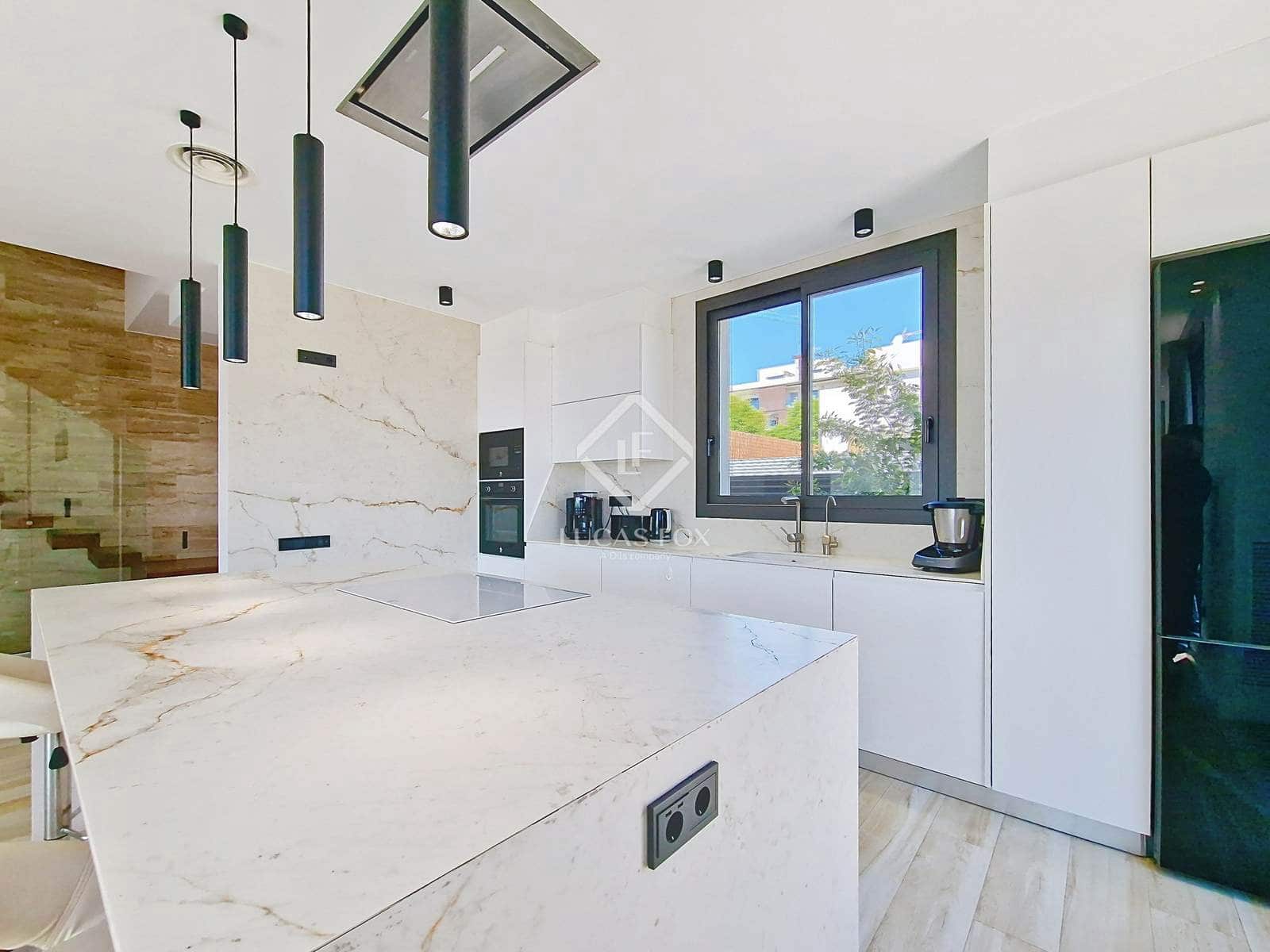 4 soveværelse Villa til salg i Vilanova i la Geltru med swimmingpool garage - € 950.000 (Ref: 8956086)