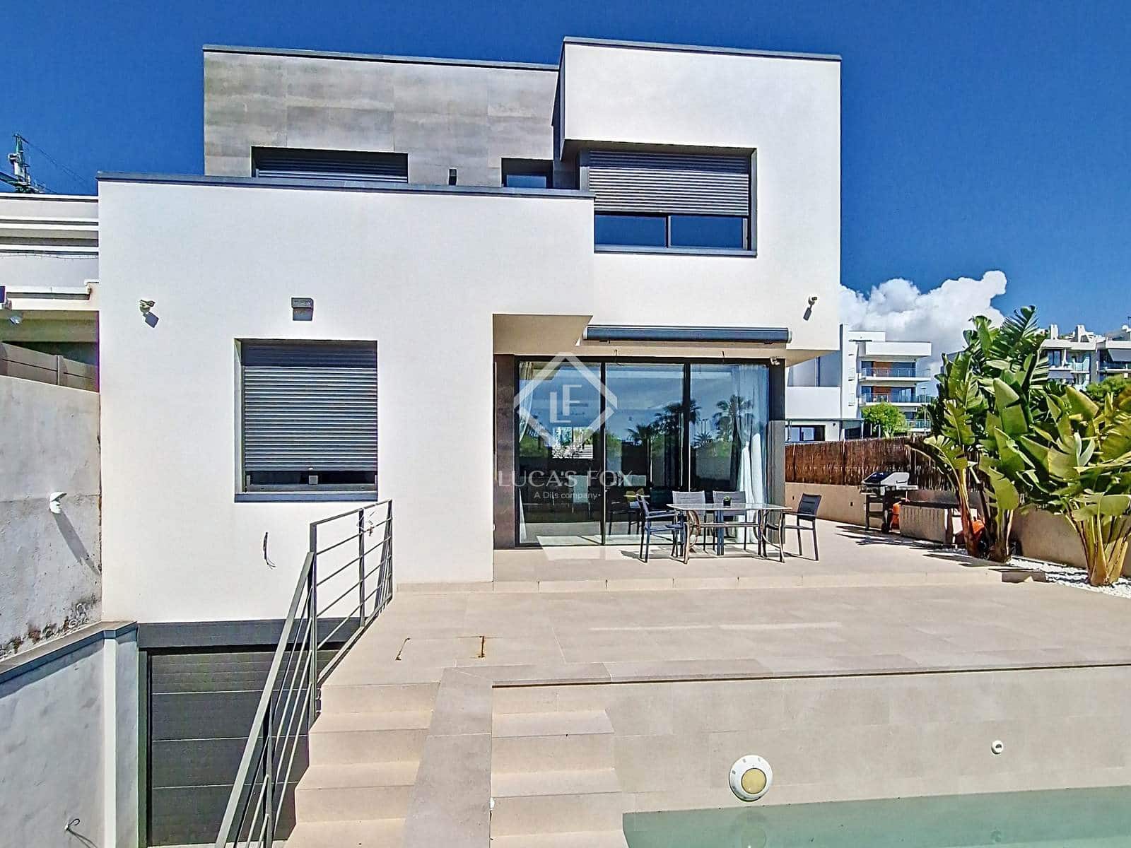 4 soveværelse Villa til salg i Vilanova i la Geltru med swimmingpool garage - € 950.000 (Ref: 8956086)