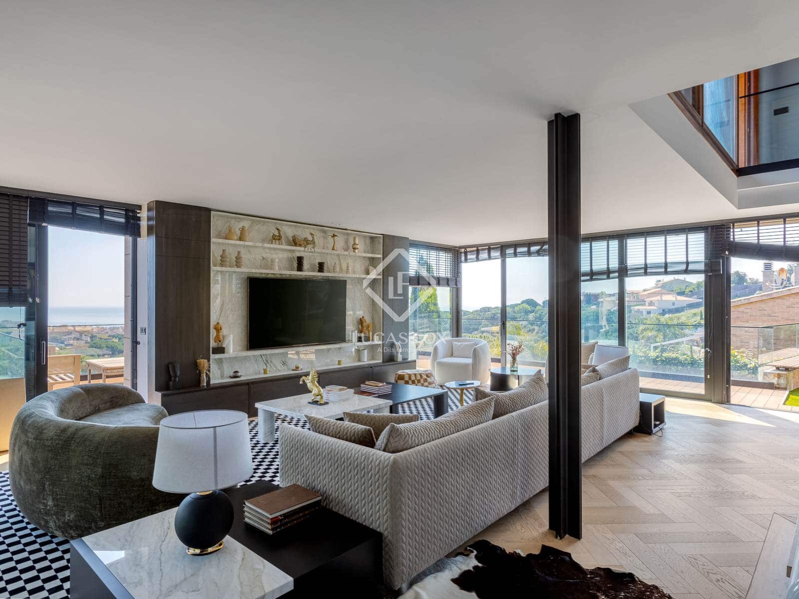 4 soveværelse Villa til salg i Calella med swimmingpool garage - € 2.095.000 (Ref: 8960378)