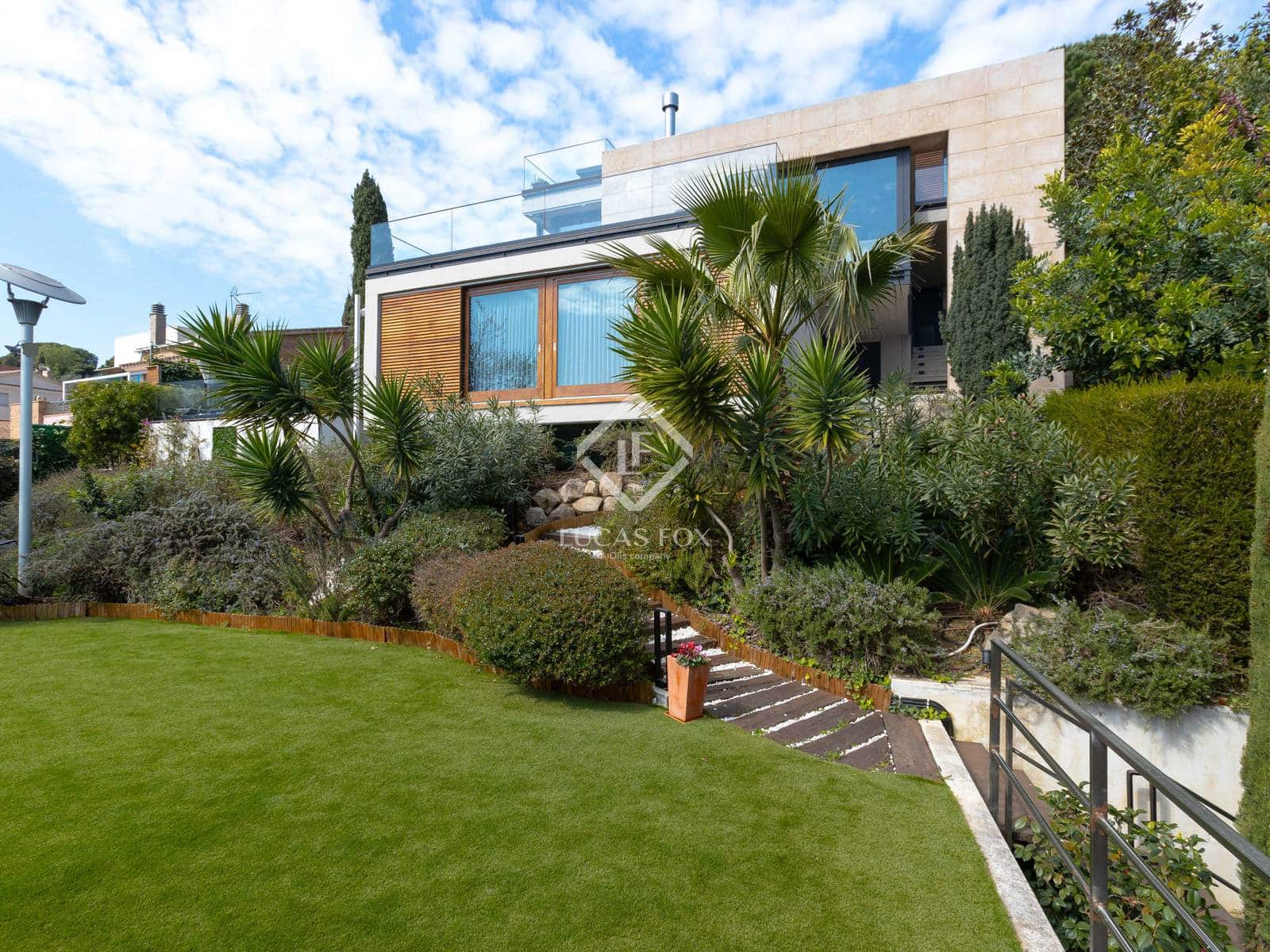 4 soveværelse Villa til salg i Calella med swimmingpool garage - € 2.095.000 (Ref: 8960378)