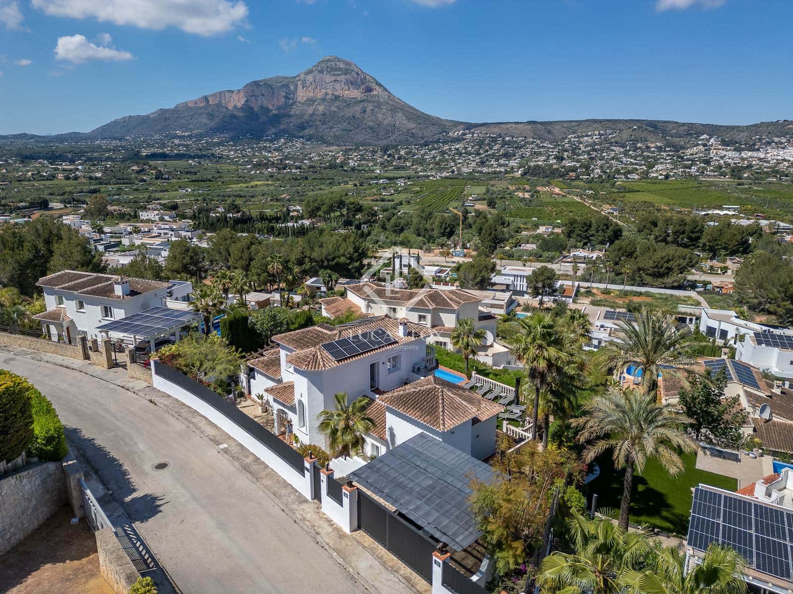 4 quarto Moradia para venda em Javea / Xabia com piscina garagem - 1 675 000 € (Ref: 8960848)