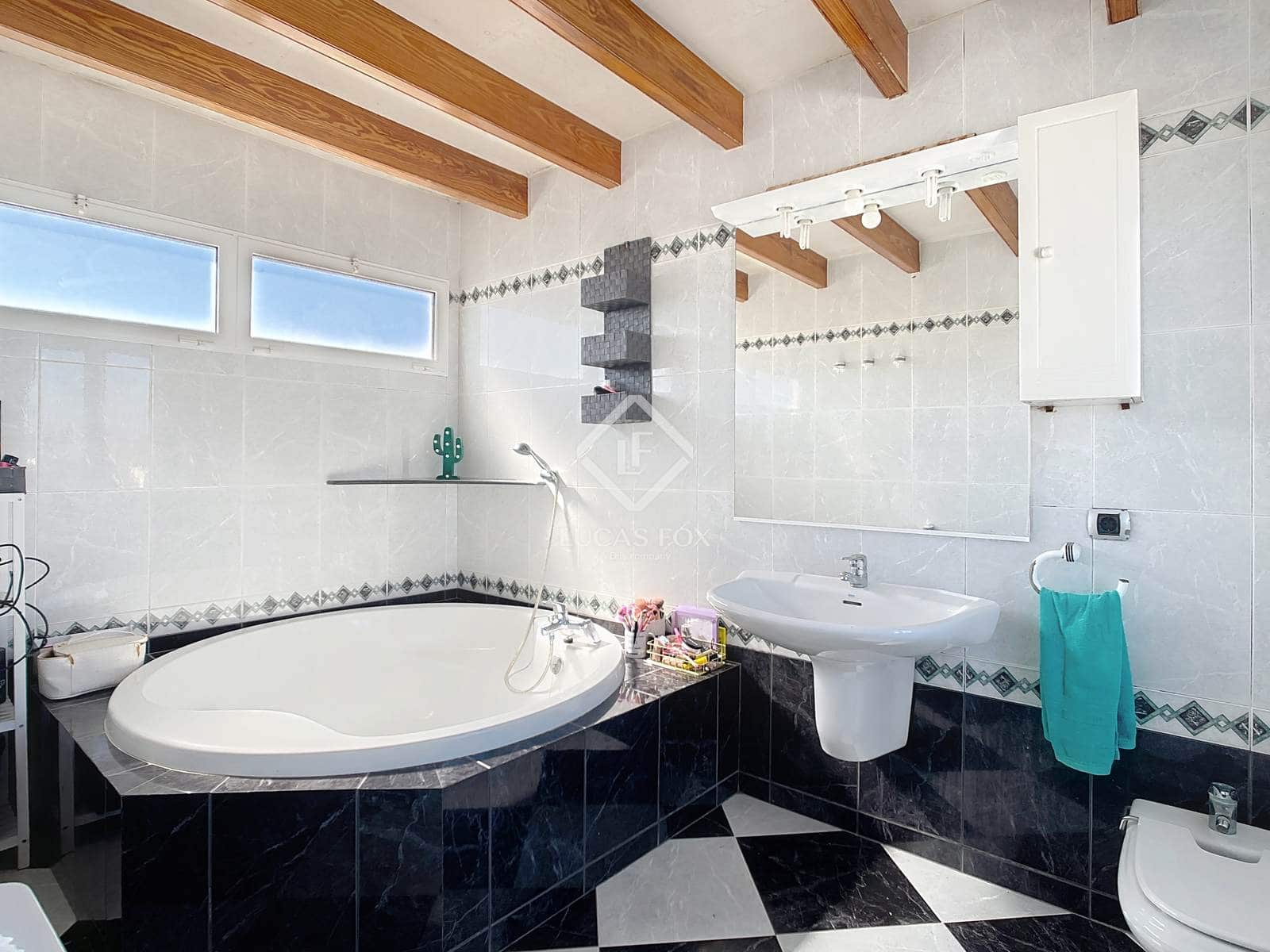 5 soveværelse Finca/Landehus til salg i Ciutadella de Menorca med swimmingpool garage - € 1.050.000 (Ref: 8961018)