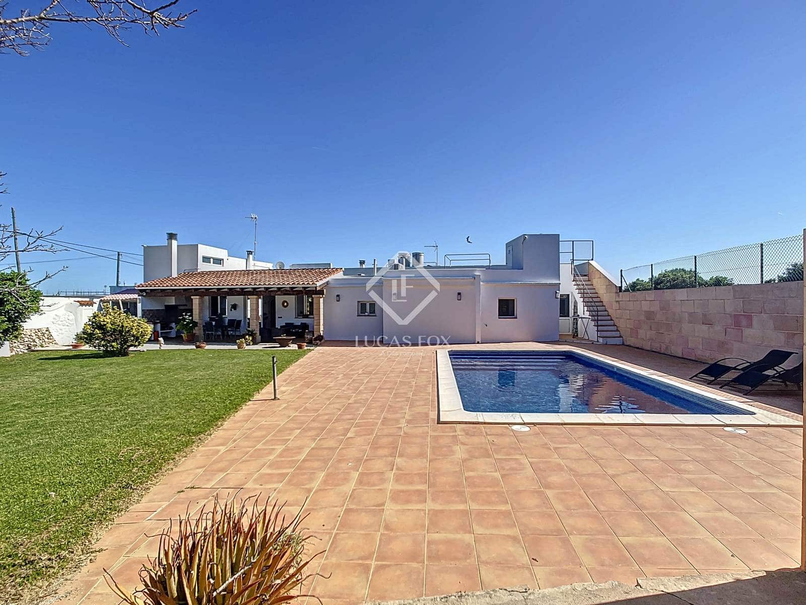 5 soveværelse Finca/Landehus til salg i Ciutadella de Menorca med swimmingpool garage - € 1.050.000 (Ref: 8961018)
