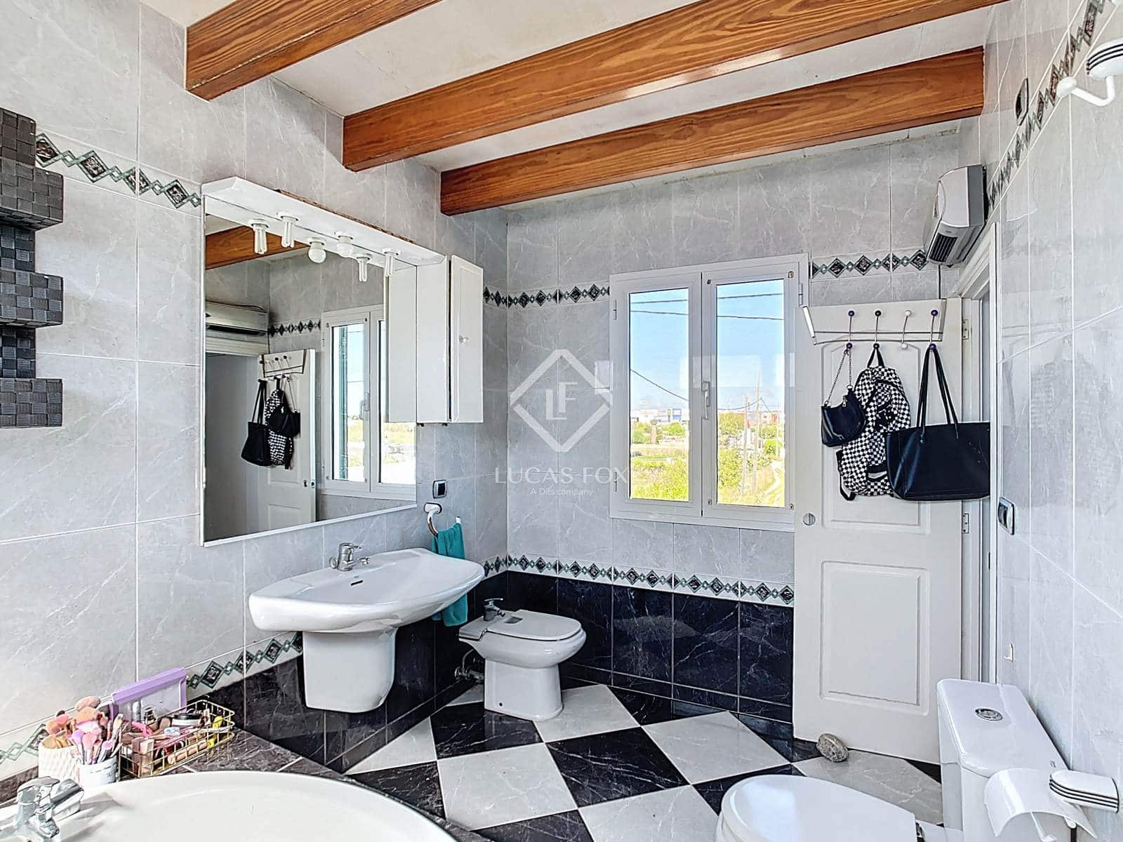 5 soveværelse Finca/Landehus til salg i Ciutadella de Menorca med swimmingpool garage - € 1.050.000 (Ref: 8961018)