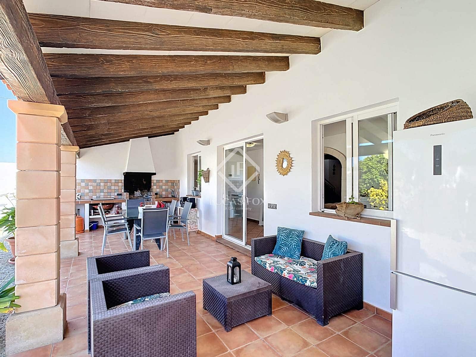 5 soveværelse Finca/Landehus til salg i Ciutadella de Menorca med swimmingpool garage - € 1.050.000 (Ref: 8961018)