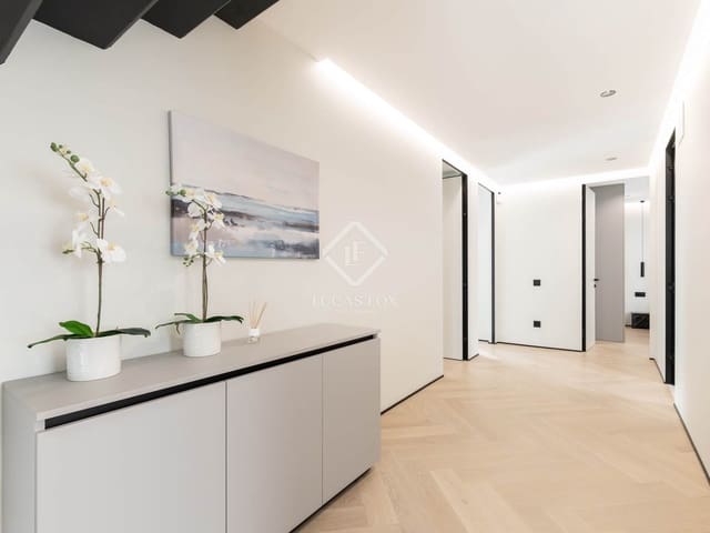 6 bedroom Villa for sale in Castelldefels with pool garage - € 2,900,000 (Ref: 8967463)