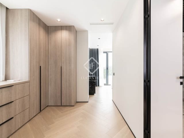 6 bedroom Villa for sale in Castelldefels with pool garage - € 2,900,000 (Ref: 8967463)