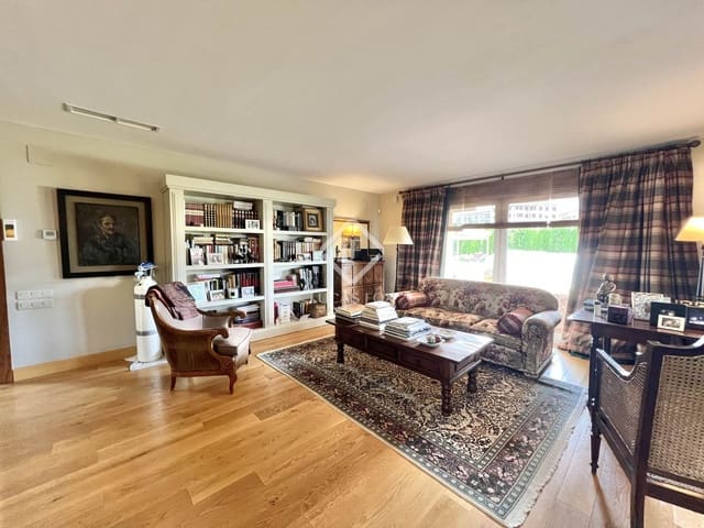 3 bedroom Villa for sale in Ibi with pool garage - € 980,000 (Ref: 8967466)