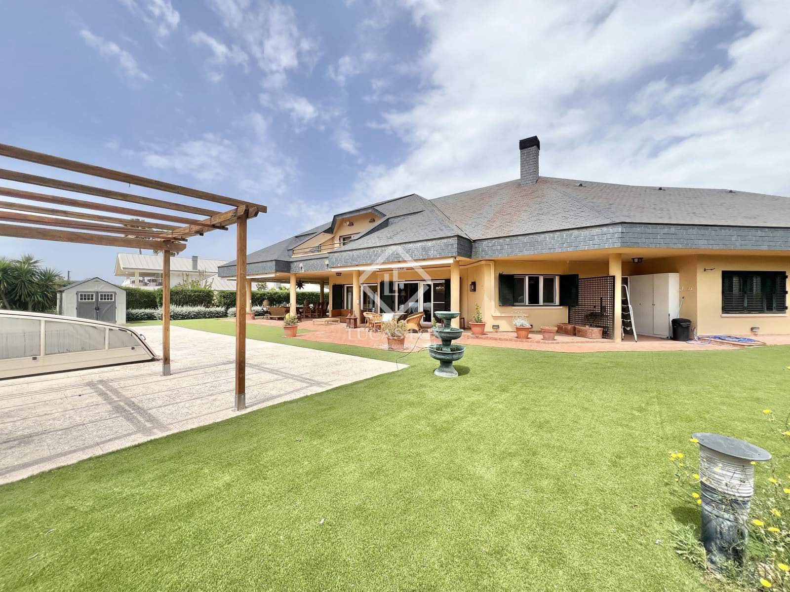 3 soveværelse Villa til salg i Ibi med swimmingpool garage - € 980.000 (Ref: 8967466)