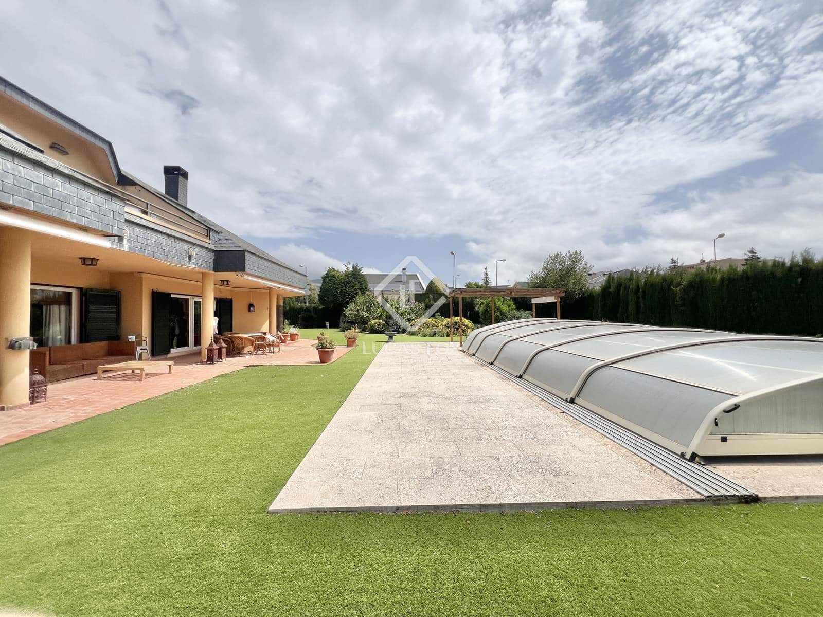 3 soveværelse Villa til salg i Ibi med swimmingpool garage - € 980.000 (Ref: 8967466)