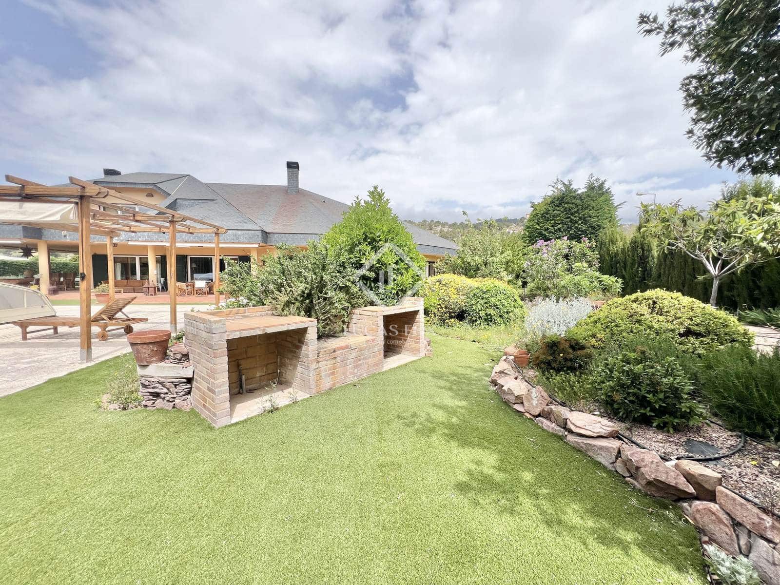 3 soveværelse Villa til salg i Ibi med swimmingpool garage - € 980.000 (Ref: 8967466)