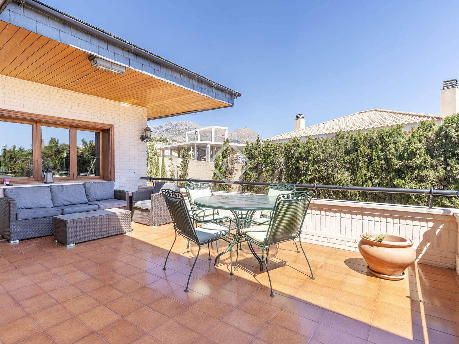 4 chambre Villa/Maison à vendre à La Nucia avec piscine garage - 995 000 € (Ref: 8968754)