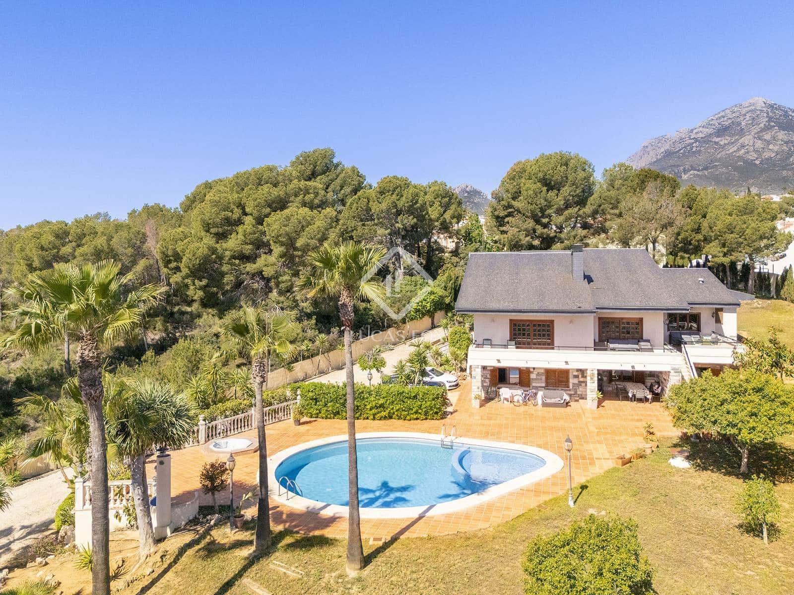 4 chambre Villa/Maison à vendre à La Nucia avec piscine garage - 995 000 € (Ref: 8968754)