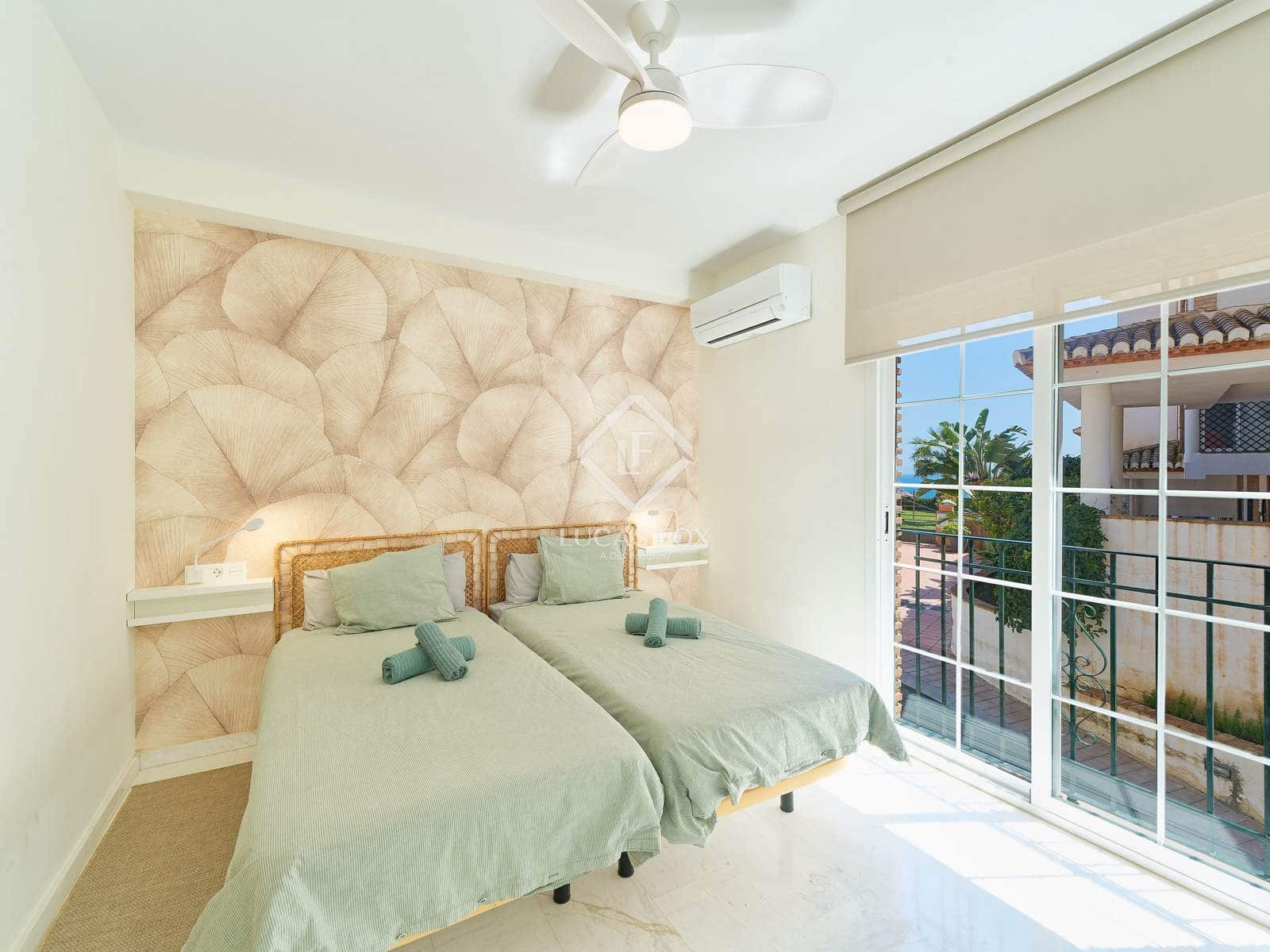 3 quarto Apartamento para venda em Almunecar com piscina - 399 000 € (Ref: 8968785)