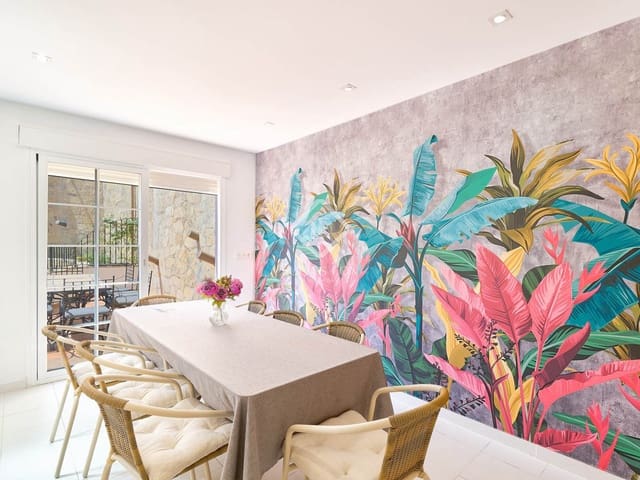 3 bedroom Apartment for sale in Almuñécar with pool - € 399,000 (Ref: 8968785)