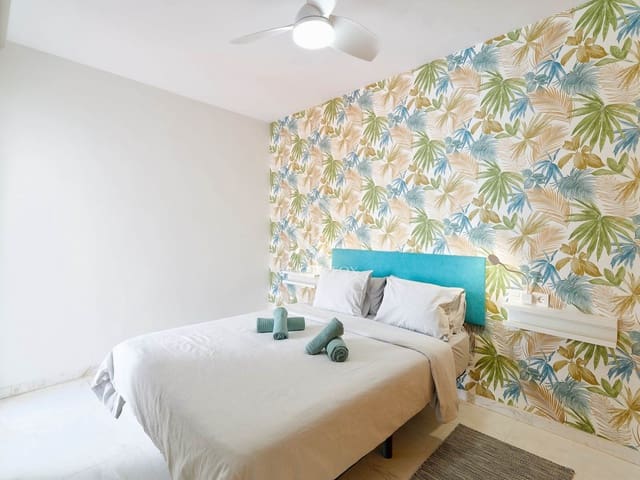 3 bedroom Apartment for sale in Almuñécar with pool - € 365,000 (Ref: 8968785)