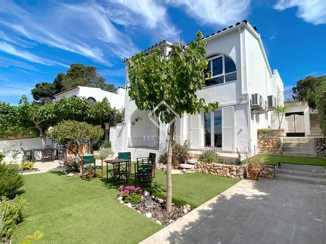 3 soverom Villa til salgs i Ciutadella de Menorca med svømmebasseng garasje - € 1 050 000 (Ref: 8969410)