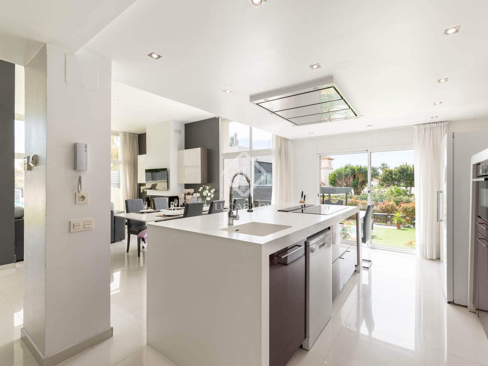 8 soveværelse Villa til salg i Castelldefels med swimmingpool garage - € 1.890.000 (Ref: 8969522)