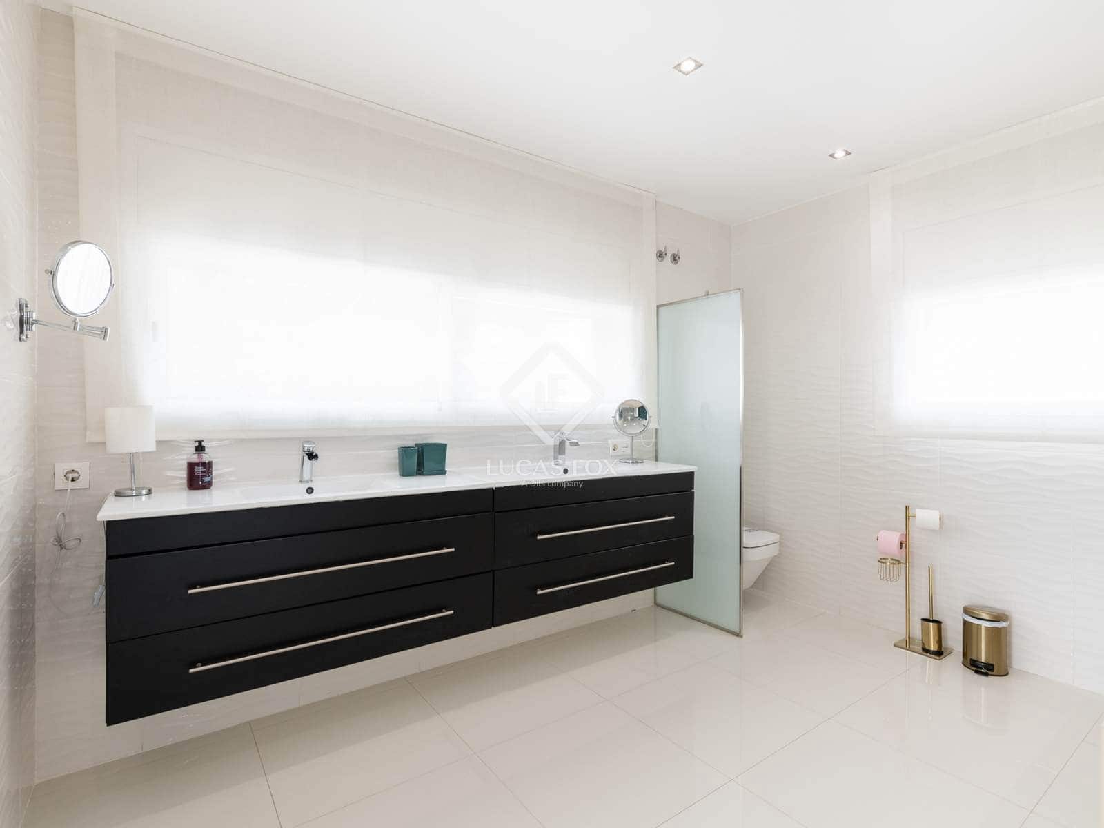 8 soveværelse Villa til salg i Castelldefels med swimmingpool garage - € 1.890.000 (Ref: 8969522)