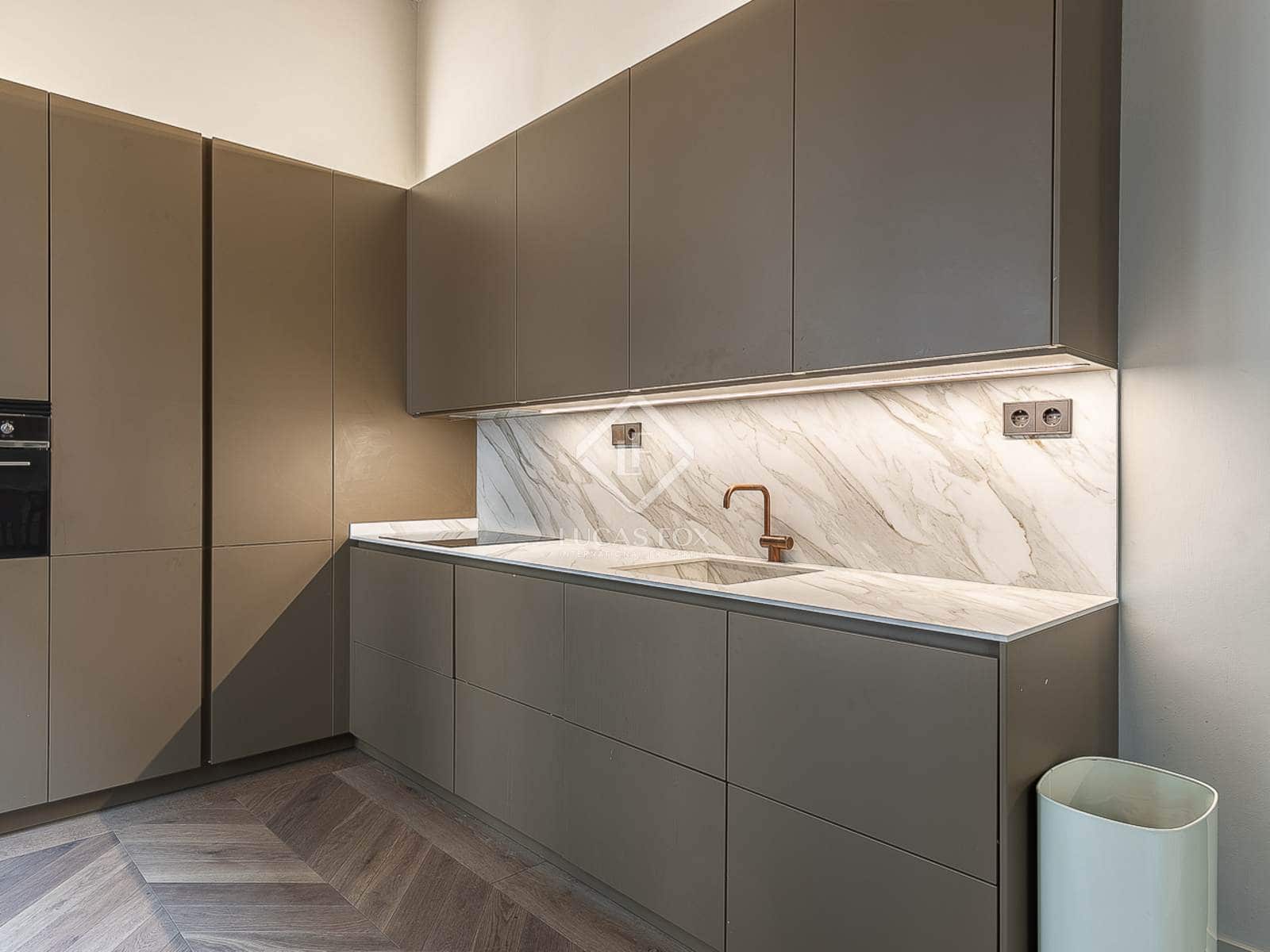 2 slaapkamer Appartement te koop in Barcelona stad - € 949.000 (Ref: 8969524)