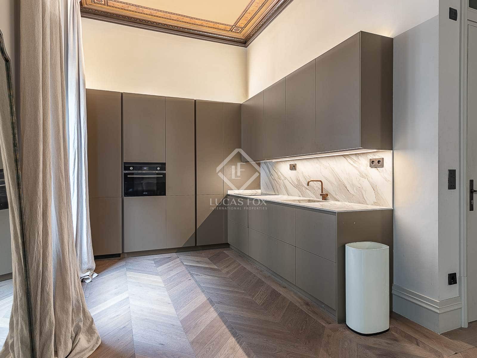 2 slaapkamer Appartement te koop in Barcelona stad - € 949.000 (Ref: 8969524)