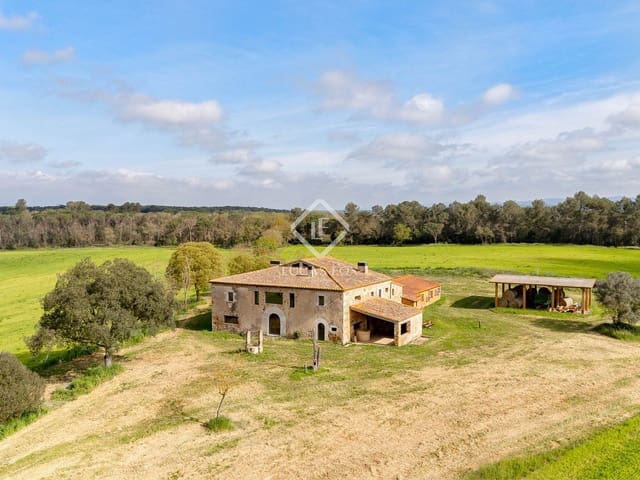 3 makuuhuone Maalaistalo myytävänä paikassa Llagostera mukana 
autotalli - 1 400 000 € (Ref: 8970895)