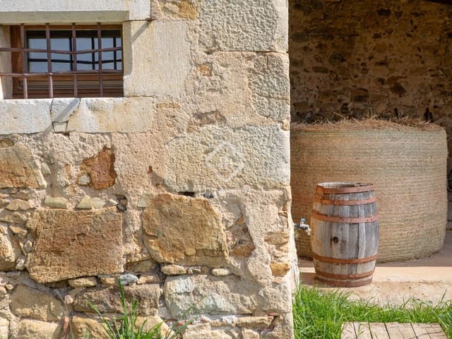 3 makuuhuone Maalaistalo myytävänä paikassa Llagostera mukana 
autotalli - 1 400 000 € (Ref: 8970895)