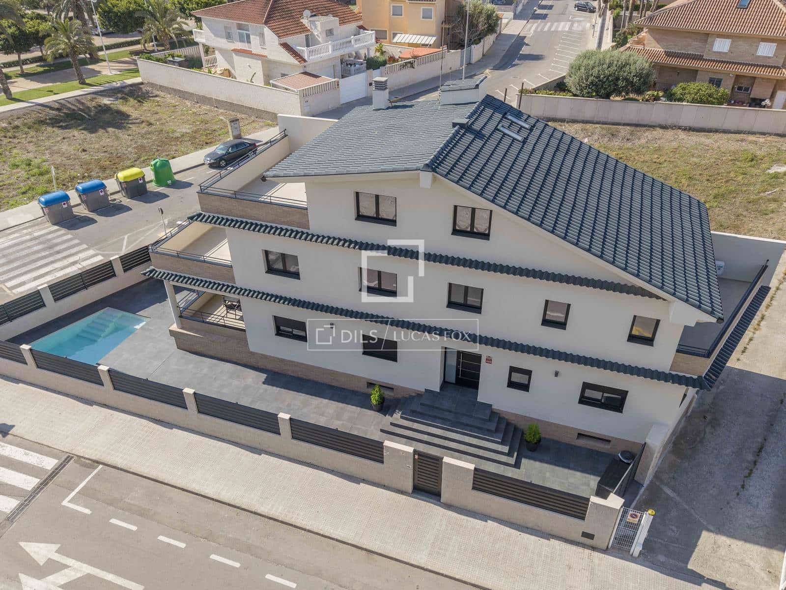 4 bedroom Villa for sale in Canet d'En Berenguer with pool garage - € 995,000 (Ref: 8970898)