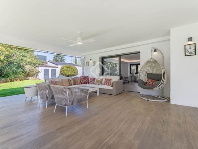 5 soveværelse Villa til salg i Pozuelo de Alarcón med swimmingpool garage - € 2.625.000 (Ref: 8971127)